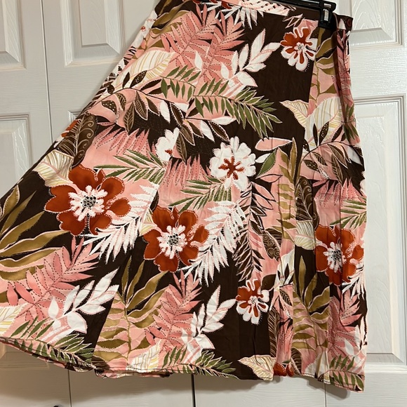 Napa Valley Floral Skirt Size 14 - Picture 2 of 6